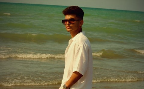 امیرمحمد ملک فر طراح و توسعه دهنده صفحات وب